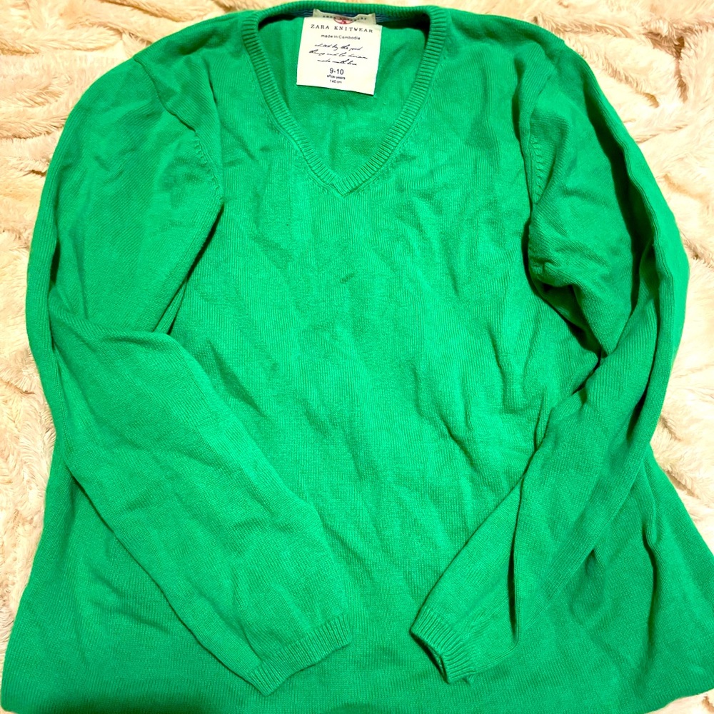 🧶 Zara KnitGreen  V-Neck Sweater Made in Cambodia Mix $7 items👕 3/$15 🩳 5/$20